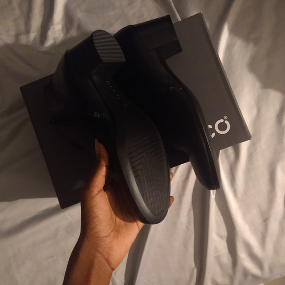 New black ankle boots - Picture 5 of 9